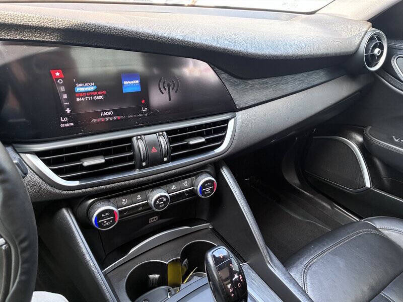 2019 Alfa Romeo Giulia Sport