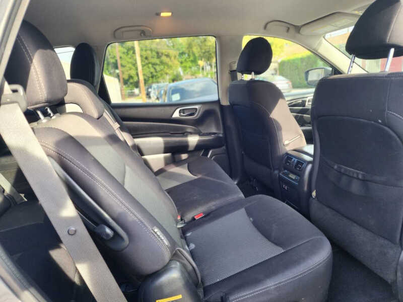 2020 Nissan Pathfinder SV