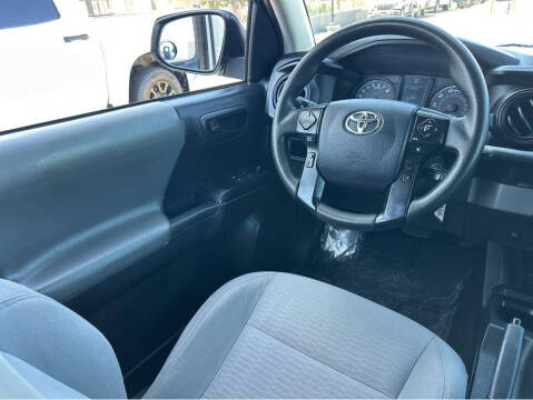 2019 Toyota Tacoma SR