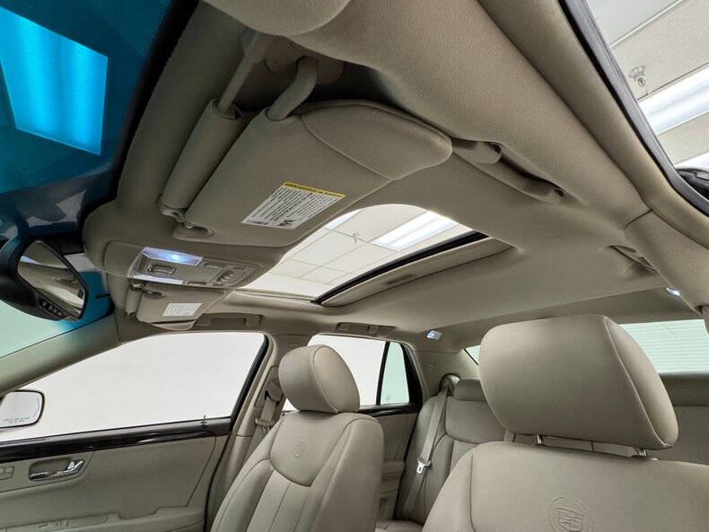 2010 Cadillac DTS Luxury Collection