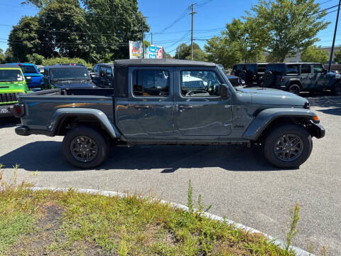 2025 Jeep Gladiator Sport S