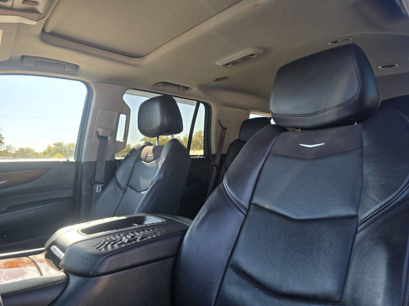 2017 Cadillac Escalade Luxury