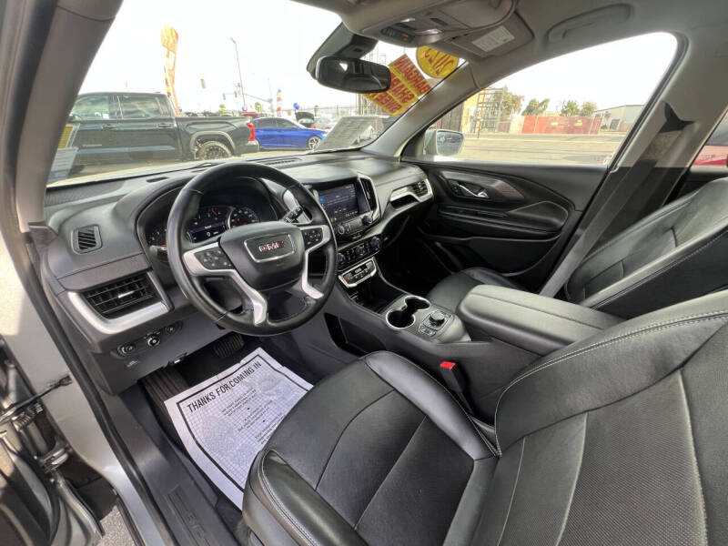 2023 GMC Terrain SLT