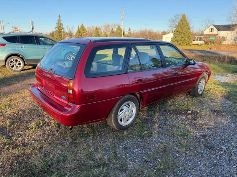 1997 Ford Escort LX photo 3