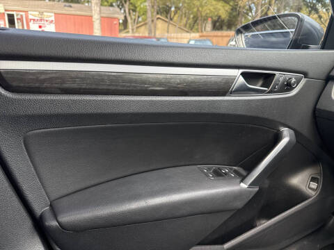 2017 Volkswagen Passat 1.8T SE