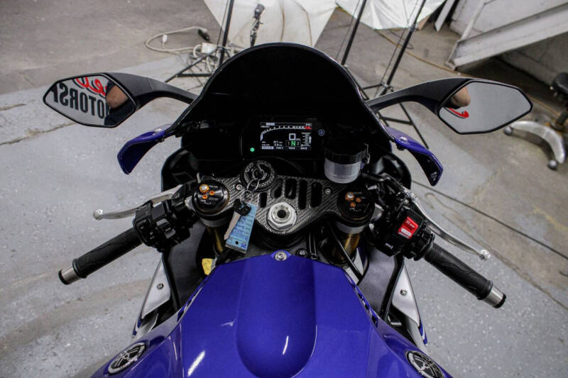 2016 Yamaha YZF-R1