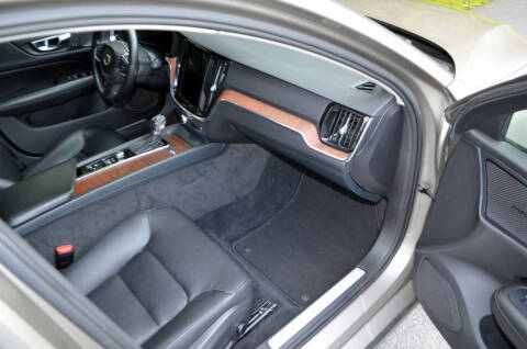 2019 Volvo S60 T6 Momentum