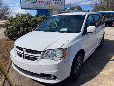 2017 Dodge Grand Caravan for sale at GR Motor Company in Garner NC