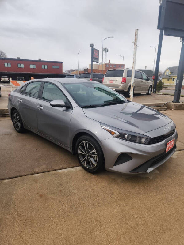 2024 Kia Forte LXS's photo