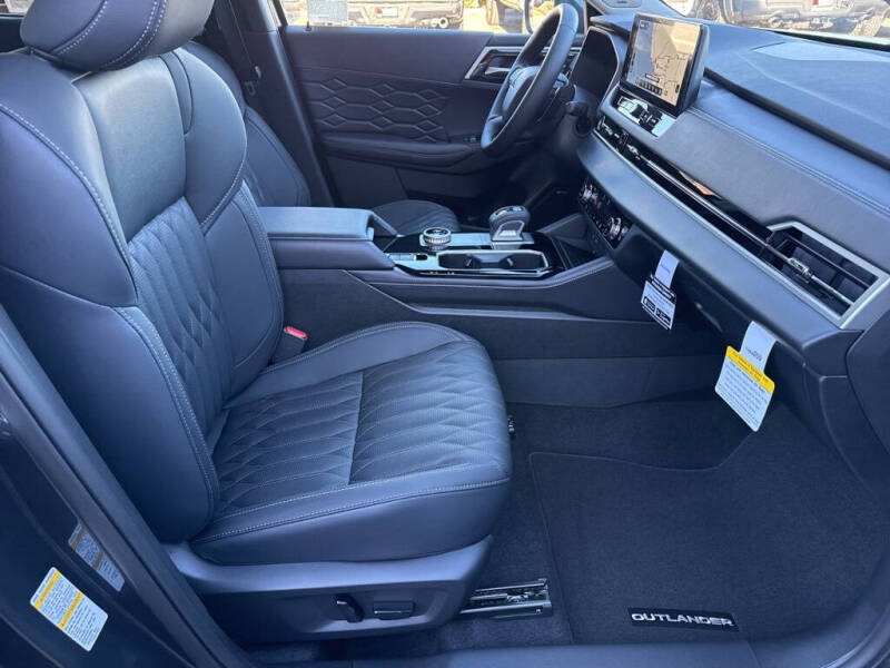 2025 Mitsubishi Outlander SEL