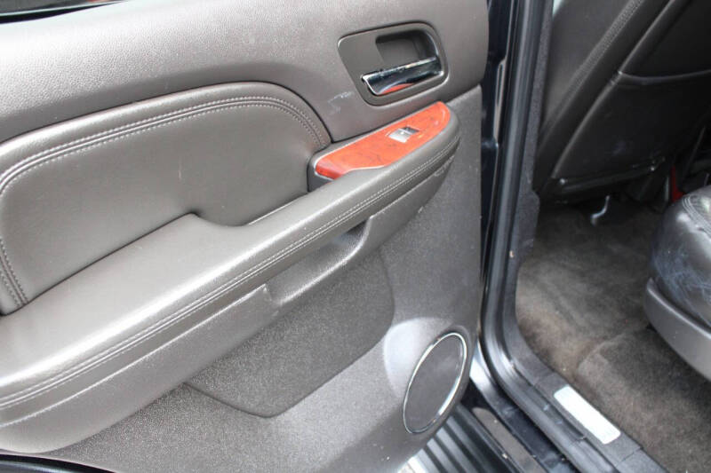 2011 Cadillac Escalade Luxury