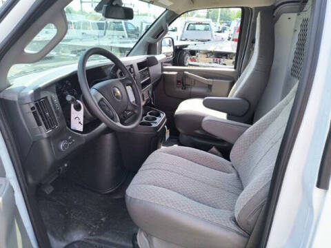 2025 Chevrolet Express 2500