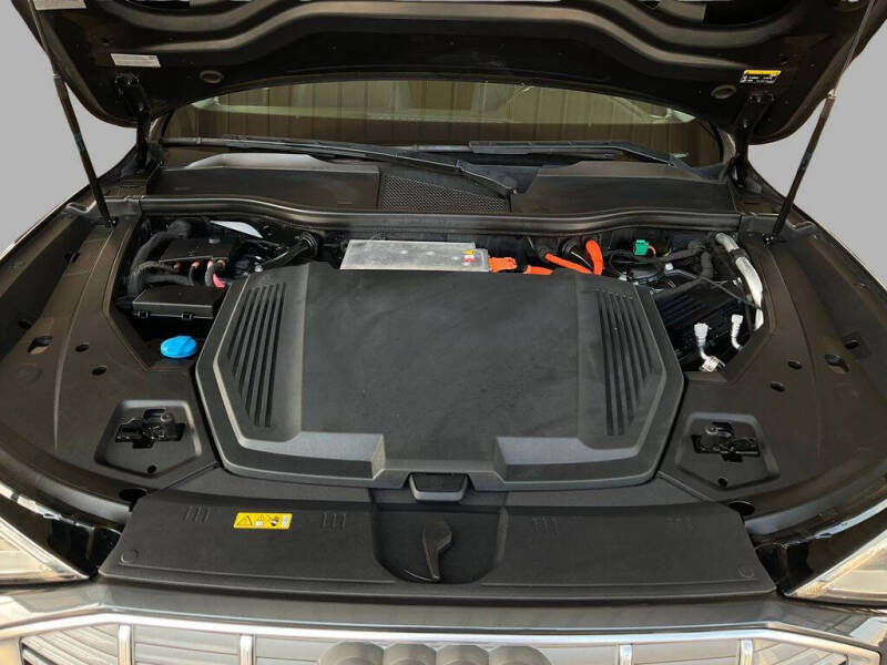 2019 Audi e-tron quattro Premium Plus