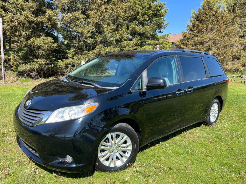 2015 Toyota Sienna XLE 8-Passenger