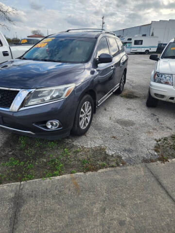 2014 Nissan Pathfinder for sale at plant city truck and rv sales llc in Plant City FL