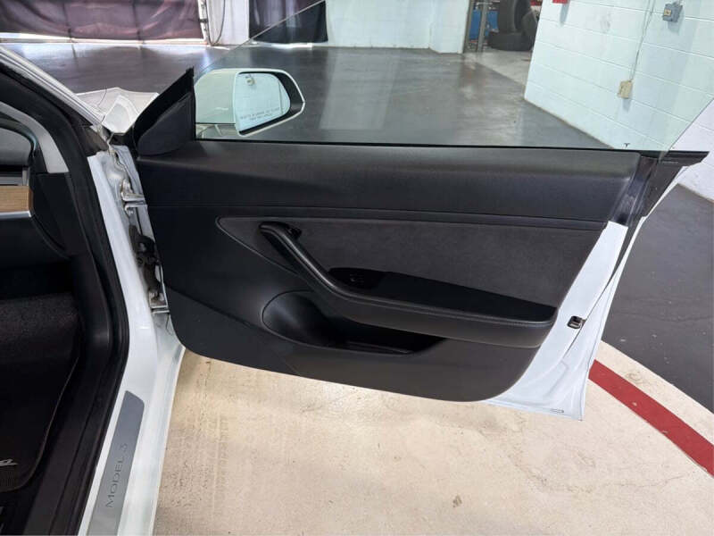 2019 Tesla Model 3 Mid Range