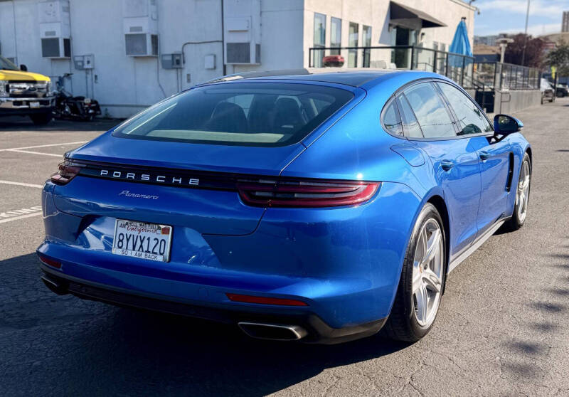 2017 Porsche Panamera 4