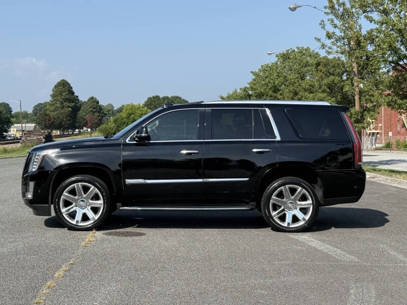 2017 Cadillac Escalade Luxury