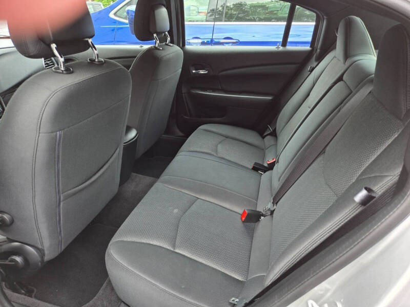 2011 Chrysler 200 LX