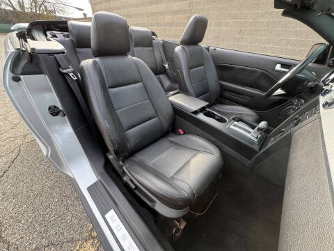 2005 Ford Mustang V6 Deluxe