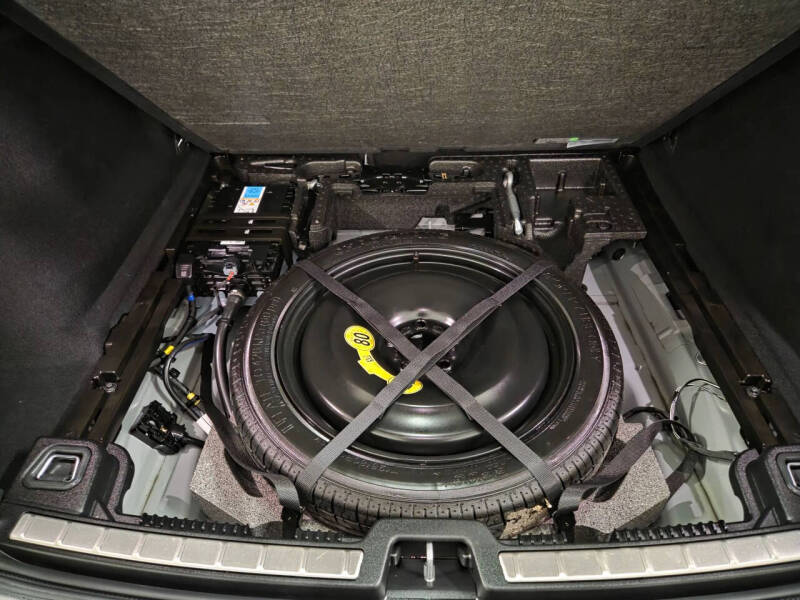 2025 Volvo XC60 B5 Plus Dark Theme