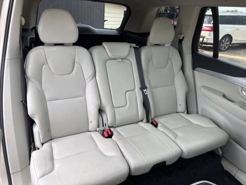 2016 Volvo XC90 T5 Momentum