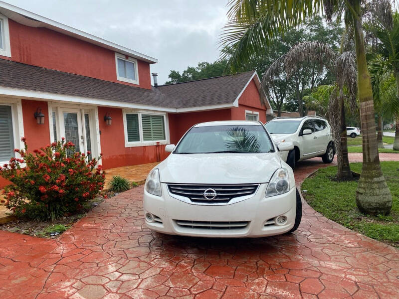 2012 Nissan Altima for sale at ONYX AUTOMOTIVE, LLC in Largo FL