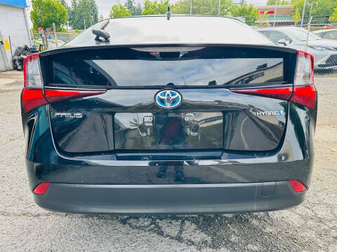 2019 Toyota Prius LE