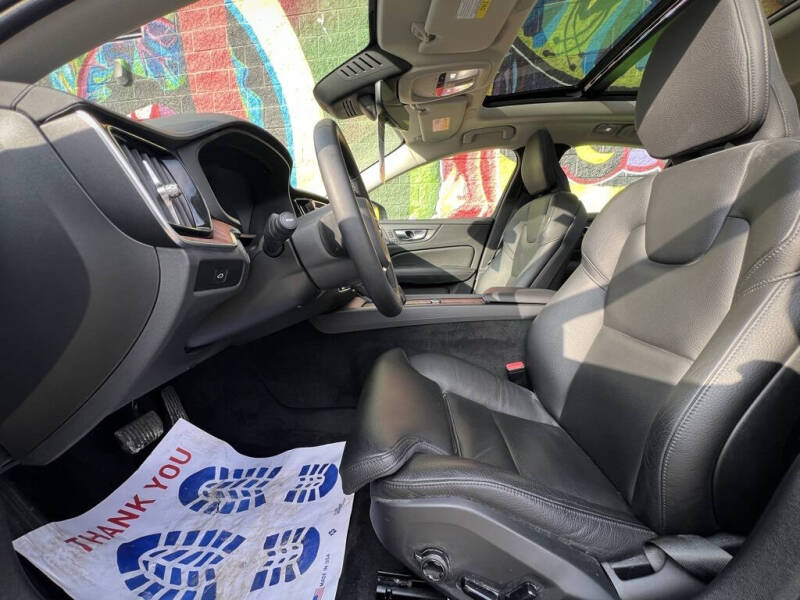 2023 Volvo S60 B5 Ultimate Bright Theme