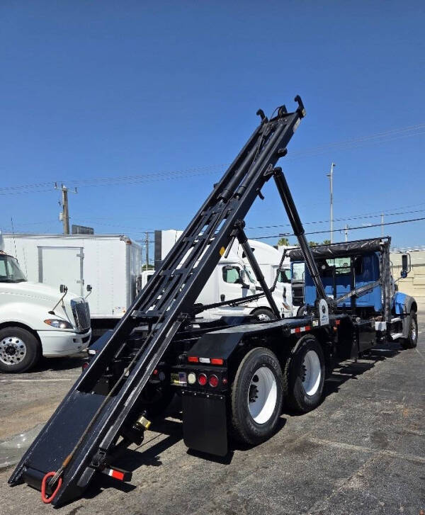2019 Mack Granite 84FR