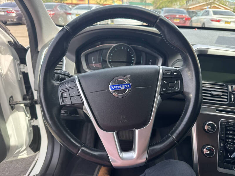 2015 Volvo XC60 T5 Drive-E Premier