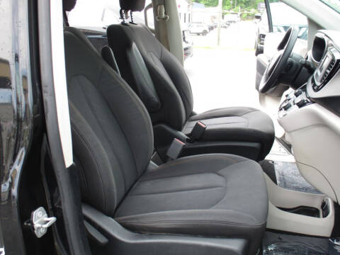 2017 Chrysler Pacifica LX