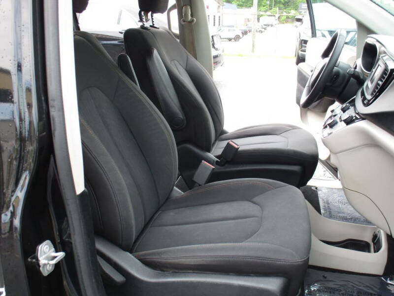 2017 Chrysler Pacifica LX