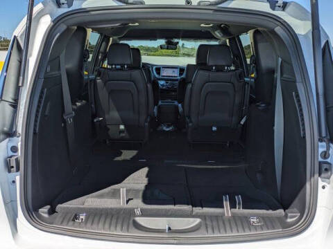 2026 Chrysler Voyager LX