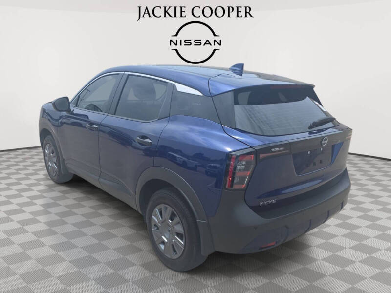 2025 Nissan Kicks S