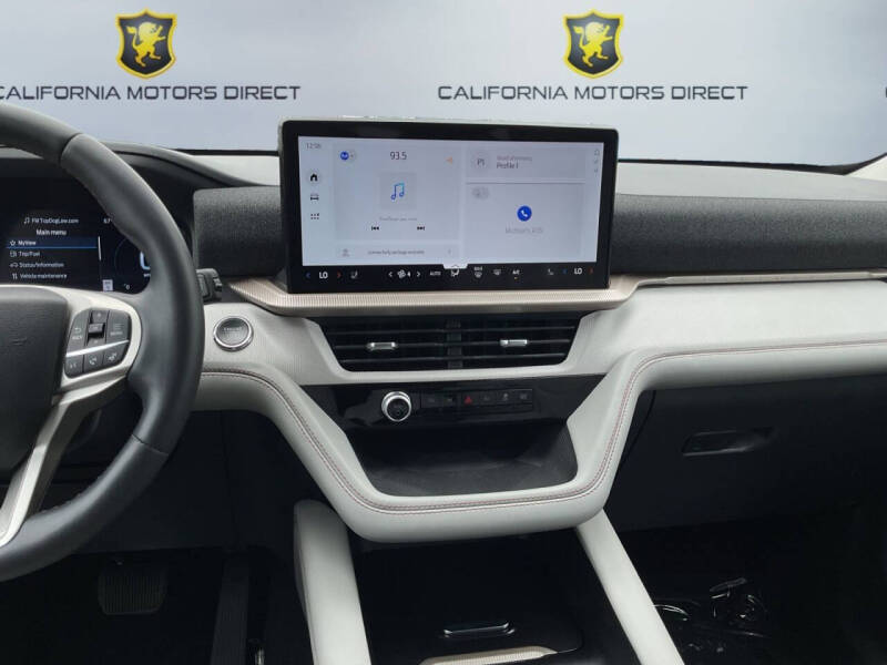 2025 Ford Explorer Active