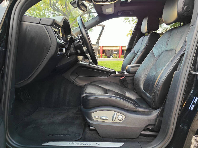 2016 Porsche Macan S