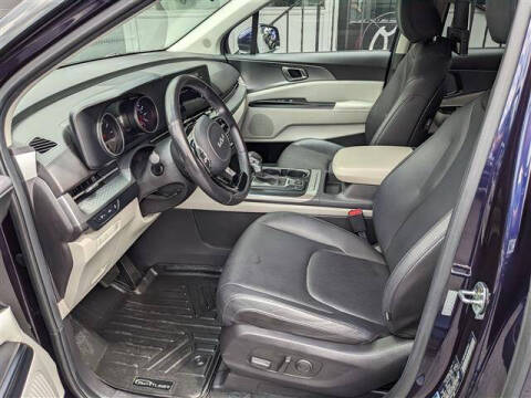 2023 Kia Carnival LX