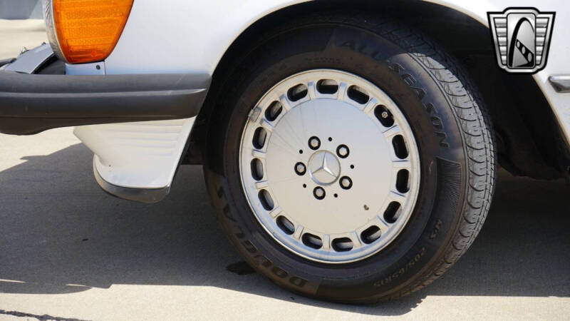 1989 Mercedes-Benz 560-Class 560 SL