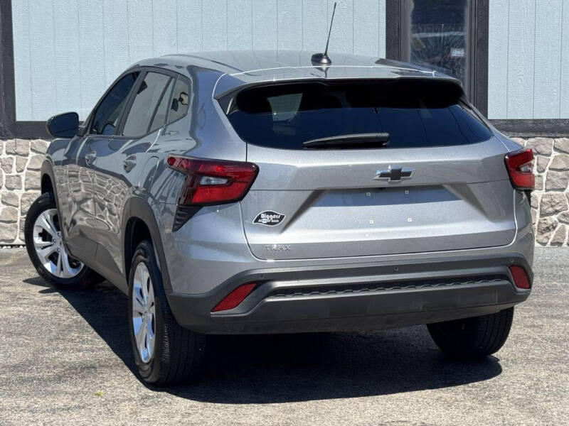 2025 Chevrolet Trax LS