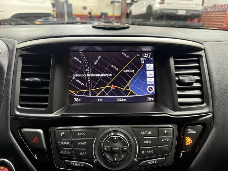 2017 Nissan Pathfinder SV