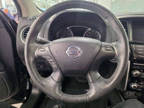 2017 Nissan Pathfinder SV