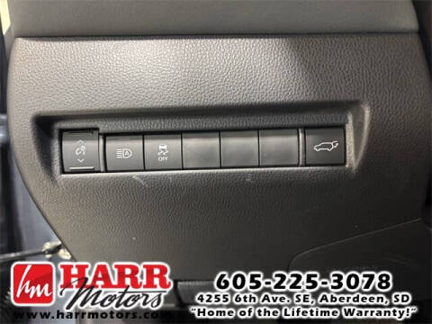 2023 Toyota Venza LE