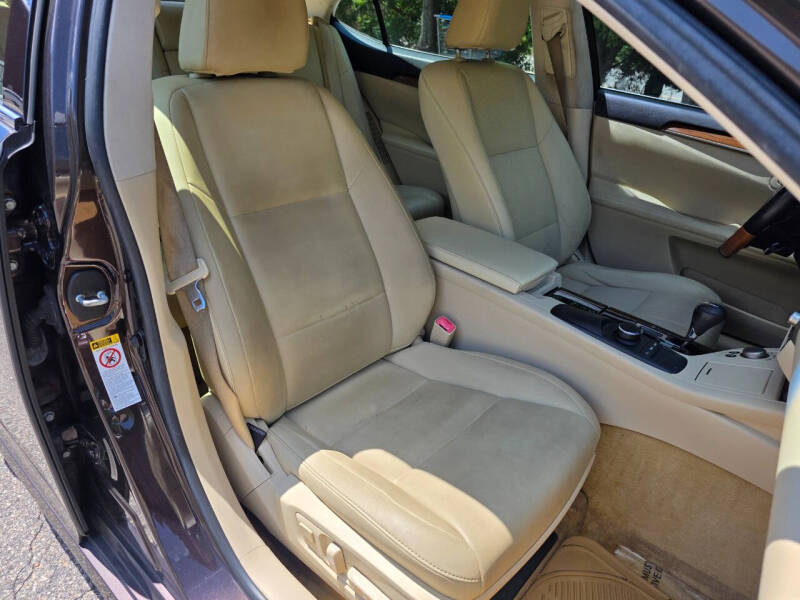 2013 Lexus ES 300h