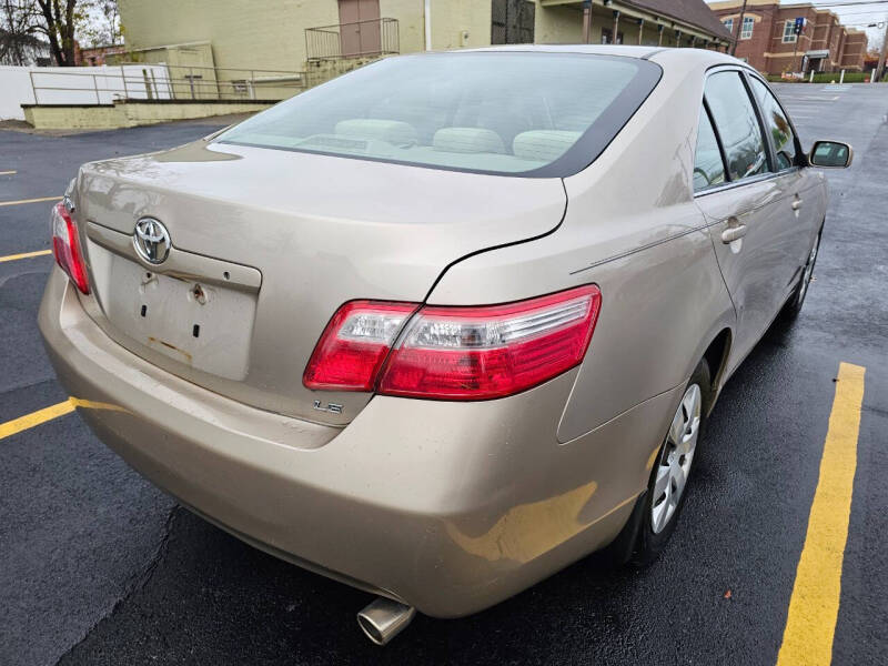 2008 Toyota Camry LE photo 9