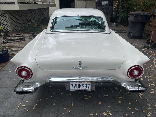 1957 Ford Thunderbird