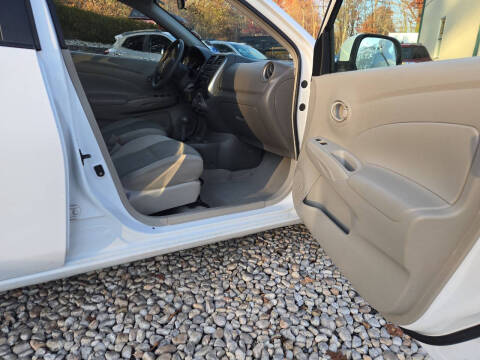 2012 Nissan Versa 1.6 SV