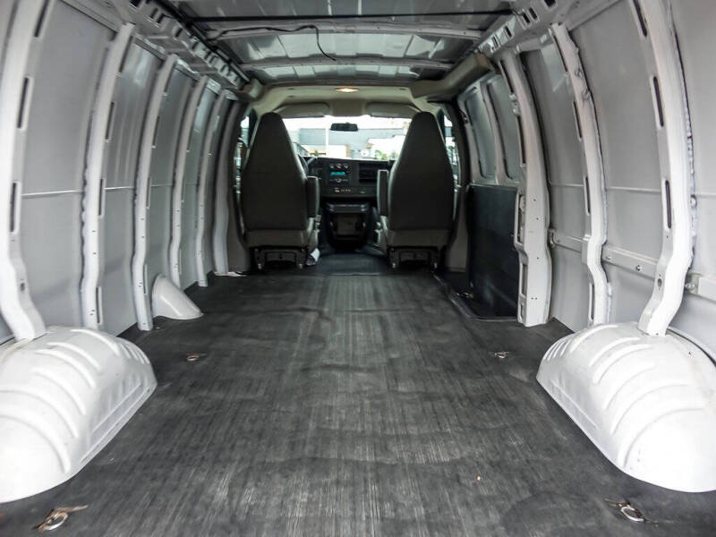 2024 Chevrolet Express 2500