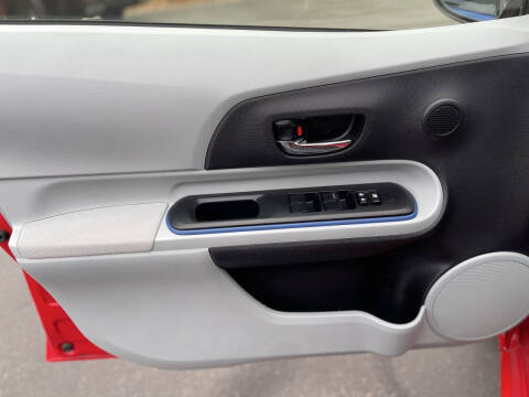 2013 Toyota Prius c One