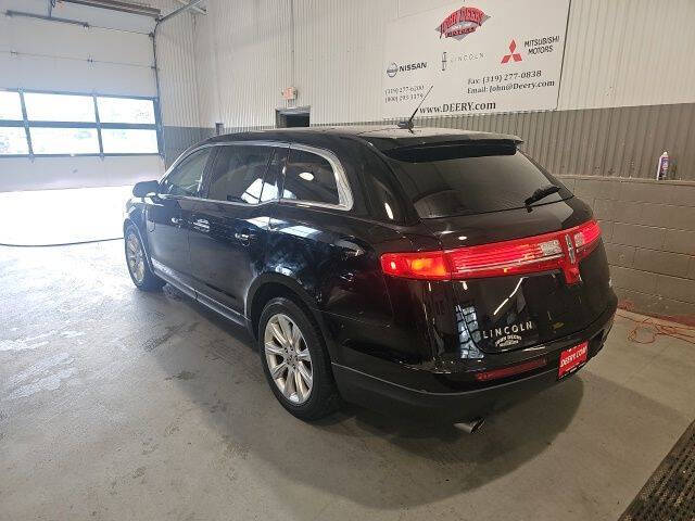 2017 Lincoln MKT Elite